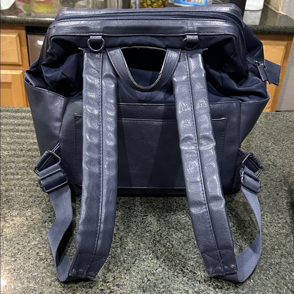 Beis Diaper Backpack - Picture 3 of 10